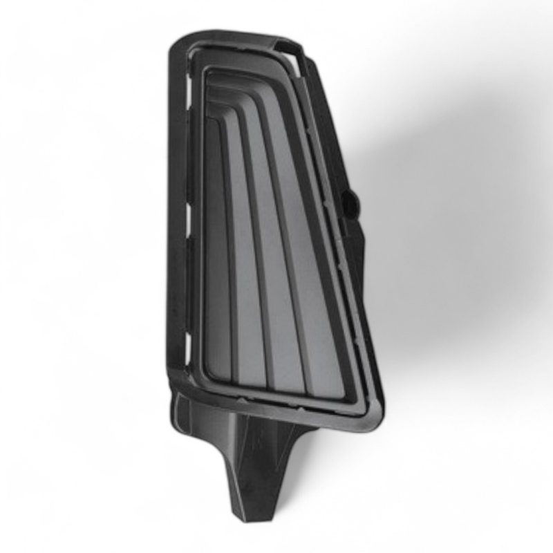 TAPA DE FARO ANTINIEBLA DERECHO HIACE FURGON 2020-