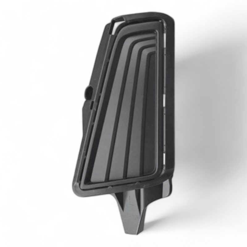 TAPA DE FARO ANTINIEBLA IZQUIERDO HIACE FURGON 2020-