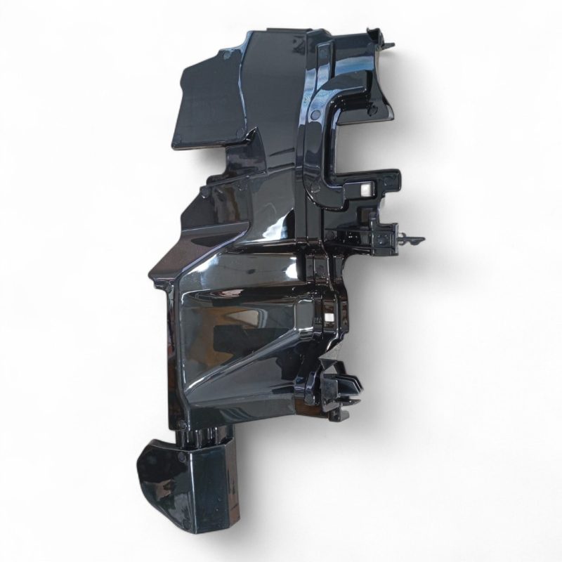 DEFLECTOR LATERAL DE RADIADOR IZQUIERDO HILUX 2018-2020 SOLO PARA 2,4