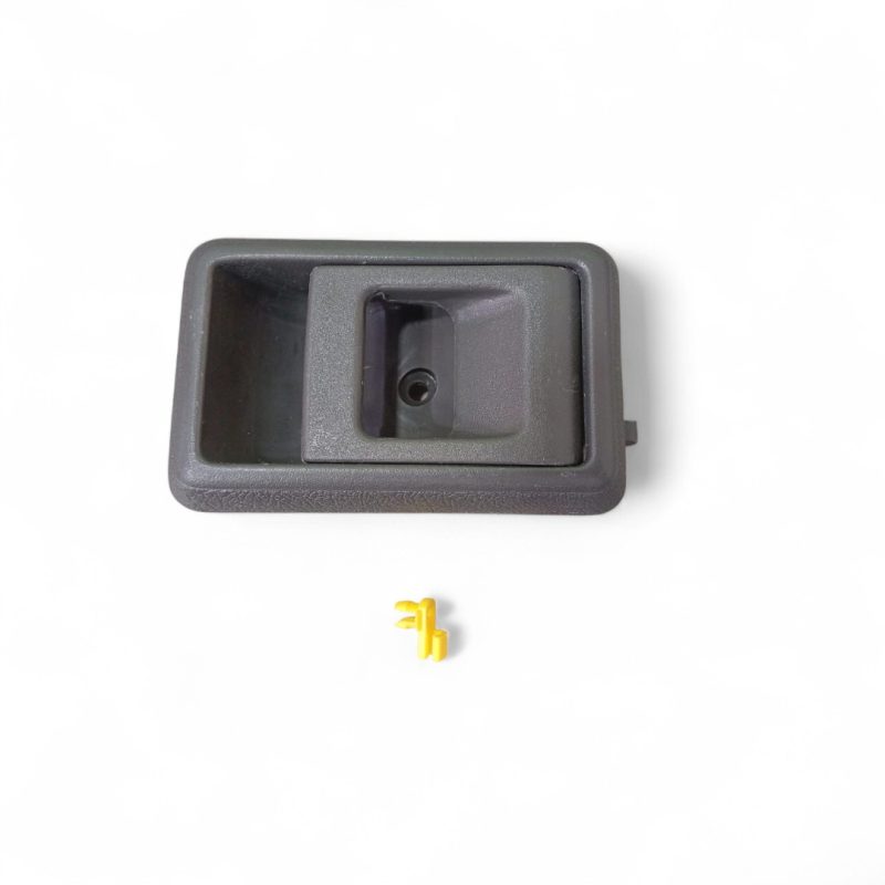 MANIJA DE APERTURA DE PUERTA INTERIOR IZQUIERDA HILUX 1992-2004