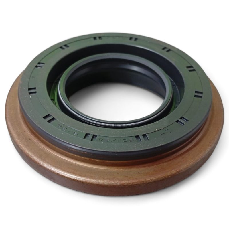 RETEN DE SEMIEJE IZQUIERDO HILUX/SW4 2013-2015 NOK