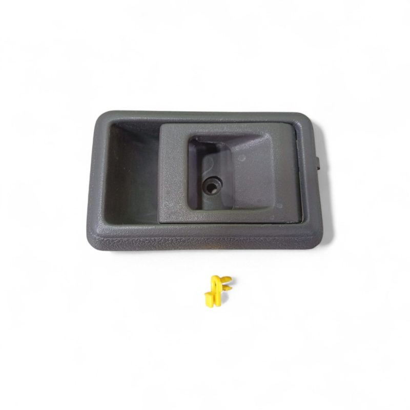 MANIJA DE APERTURA DE PUERTA INTERIOR DERECHA HILUX 1992-2004