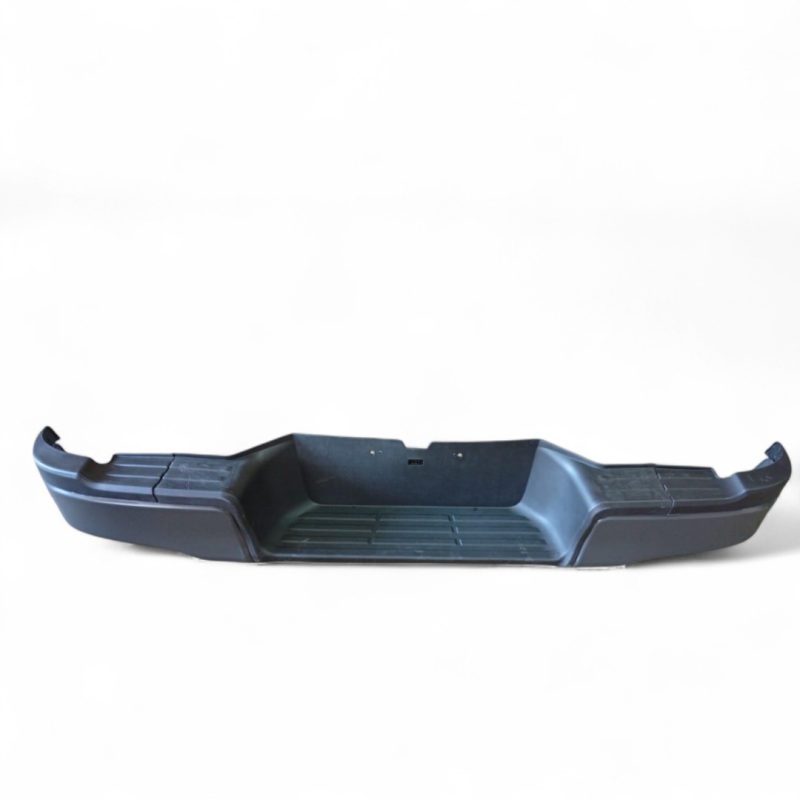PARAGOLPE TRASERO COMPLETO NEGRO HILUX 2016-
