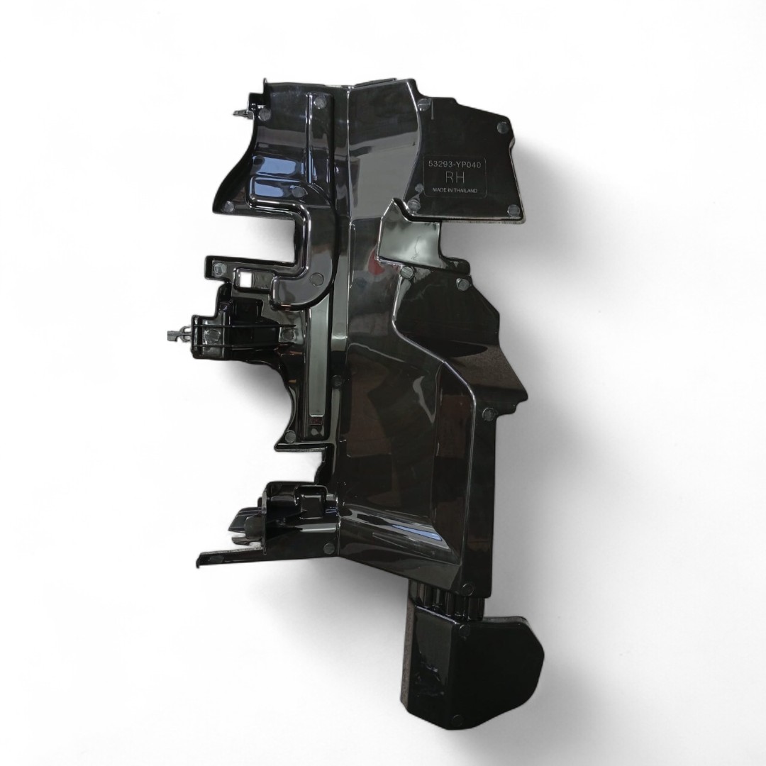 DEFLECTOR LATERAL DE RADIADOR DERECHO HILUX 2018-2020 SOLO PARA 2,4